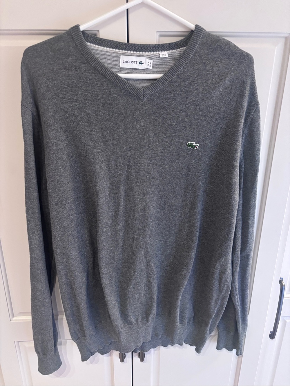 Lacoste Men's V-Neck Sweater in Charcoal Gray xl